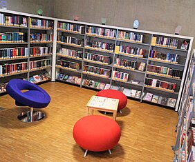 Neugestaltete Jugendbibliothek Neugestaltete Jugendbibliothek