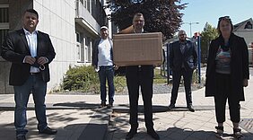 Paulo Pinto, Aaron Steinberg, Marvin Steinberg, Dominik Schmitz, Maria Zibell vor dem Euskirchener Rathaus Paulo Pinto, Aaron Steinberg, Marvin Steinberg, Dominik Schmitz, Maria Zibell vor dem Euskirchener Rathaus