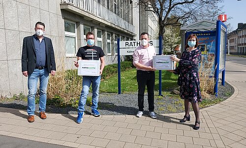 v.l.n.r. Winfried Rick, Sebastian Nußbaum, Bürgermeister Sacha Reichelt, Elodie Muenchhalfen