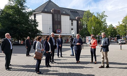 Rundgang mit NRW-Heimatministerin Ina Scharrenbach durch die Euskirchener Innenstadt