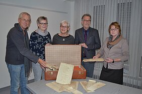 Übergabe von historischen Unterlagen an das Stadtarchiv Übergabe von historischen Unterlagen an das Stadtarchiv
