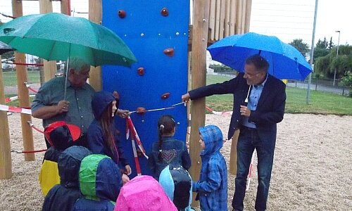 neues Spielgerät Spielplatz Dr.-Doetsch-Straße