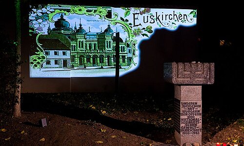 Gedenkstätte der Euskirchener Synagoge bei der Gedenkfeier 2018