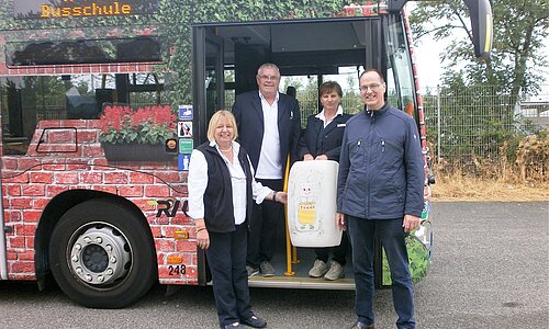 v. l. n. r. Frau Salentin, Herr Oleff, Frau Gebauer (RVK) und Herr Brinkmann (SVE)