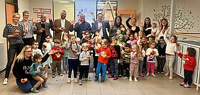 Kinder der Kita Robert-Koch-Straße beim Zuckerfest Kinder der Kita Robert-Koch-Straße beim Zuckerfest