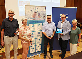 Die Senioren-App wird im Ratssaal vorgestellt.