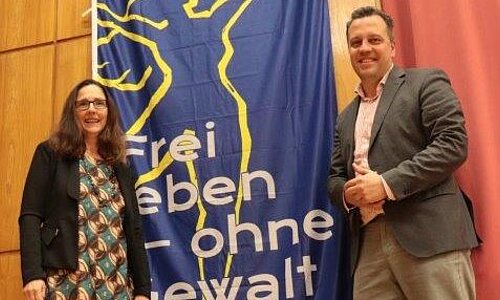 Gleichstellungsbeauftragte Barbara Brieden mit Bürgermeister Sacha Reichelt
