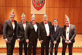 Vorstellung der Tollitäten für 21/22 und 22/23 Die Tollitäten der Stadt Euskirchen mit dem Bürgermeister im Ratssaal.