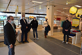 Gesprächsrunde in der Galeria Kaufhof; Foto: Scholl/Wochenspiegel Gesprächsrunde in der Galeria Euskirchen; Foto: Scholl/Wochenspiegel